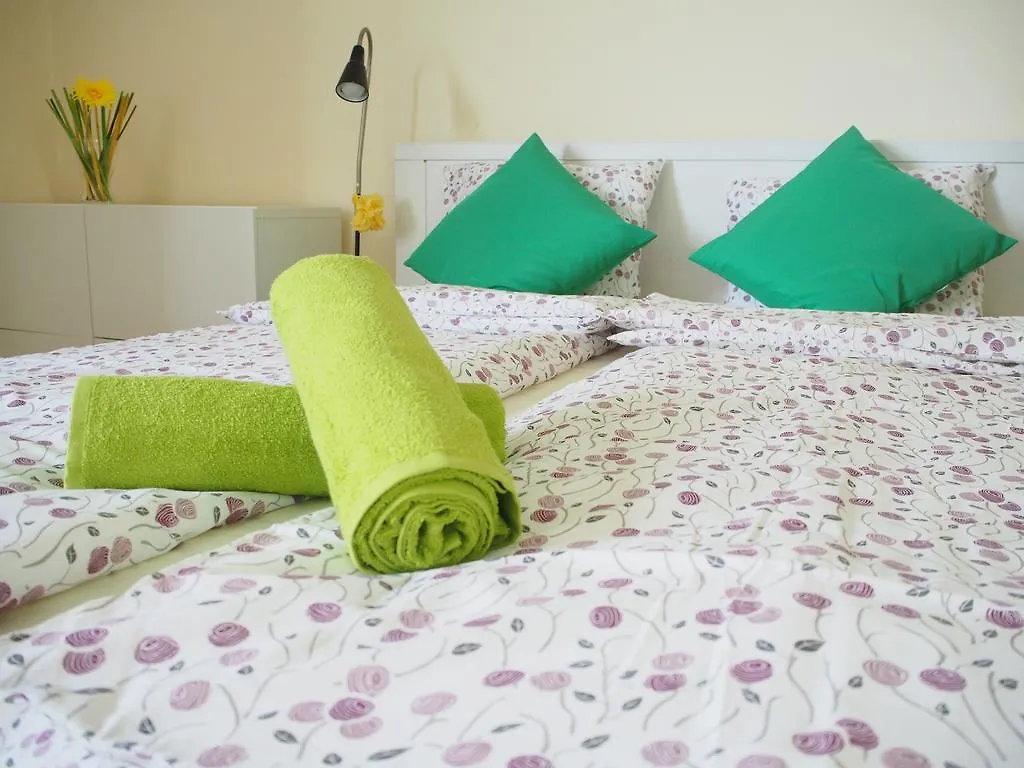 Krakow Color Aparthotel 2*,